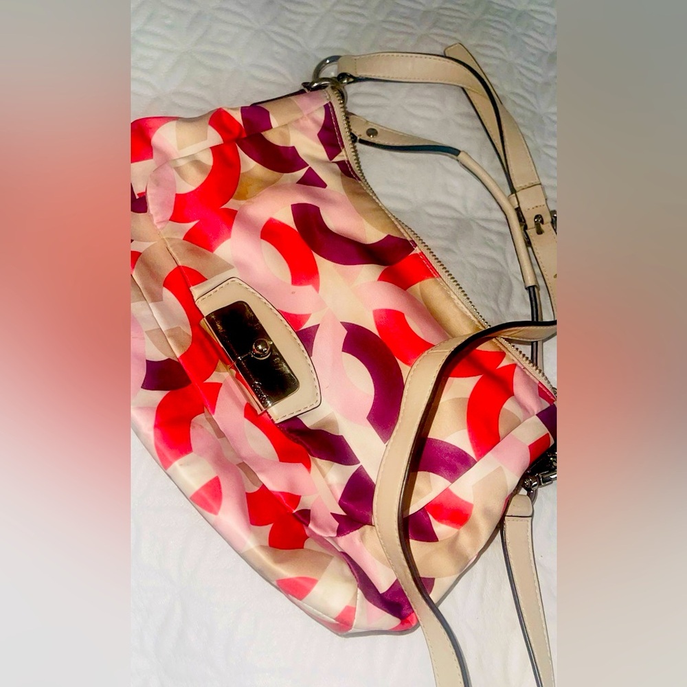Beautiful crossbody 🎈